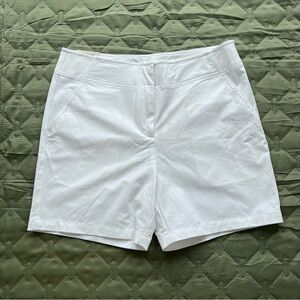 ***NWT***The Black Dog Ladies Fairway Shorts color White